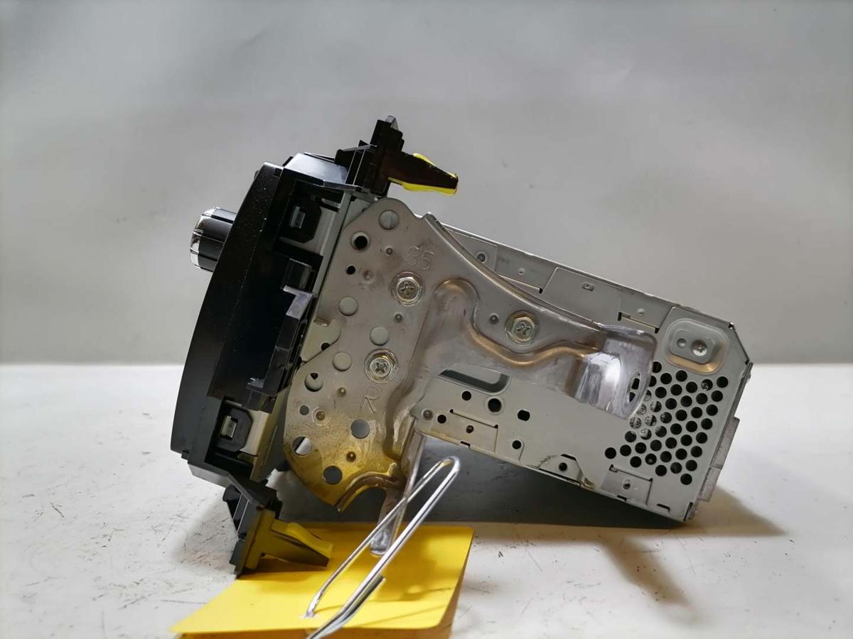 Toyota Yaris XP13 original Navigationssystem Radio 861400D010 BJ14